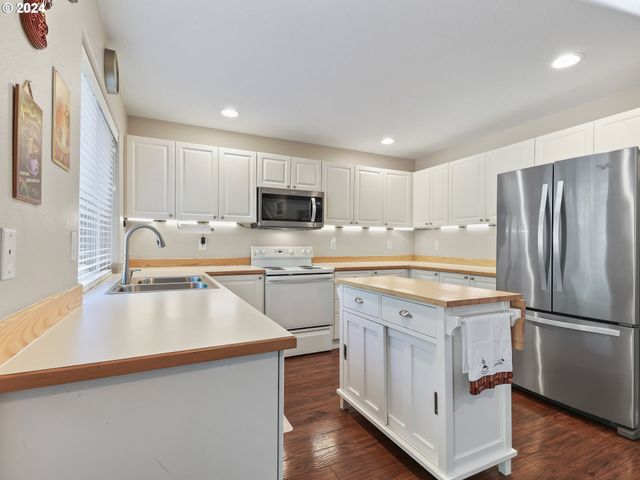 4888 Se ANTELOPE HILLS Dr, Gresham, OR 97080