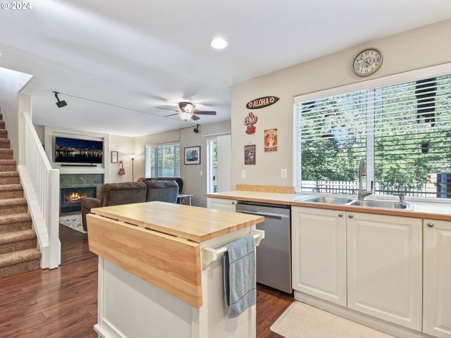 4888 Se ANTELOPE HILLS Dr, Gresham, OR 97080