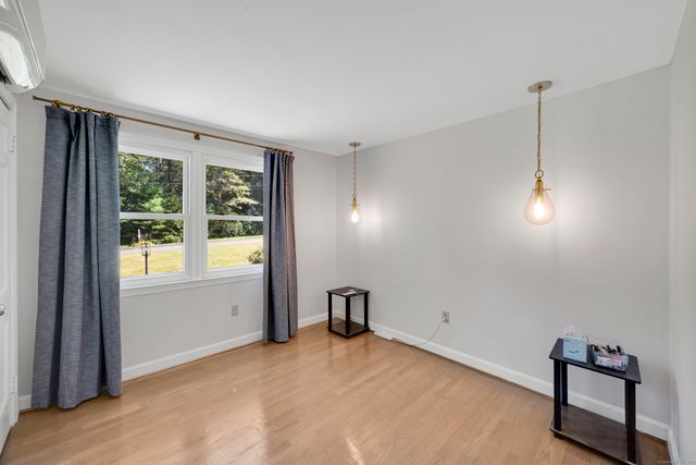 12 Gretel Lane, Simsbury, CT 06070