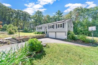 12 Gretel Lane, Simsbury, CT 06070