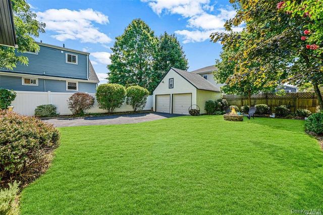 510 Secatogue Avenue, Farmingdale, NY 11735