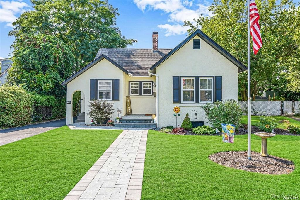 510 Secatogue Avenue, Farmingdale, NY 11735