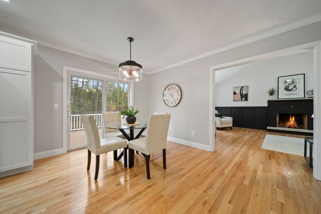 27 Buckingham Drive, Londonderry, NH 03053