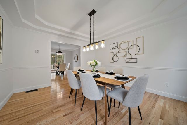 27 Buckingham Drive, Londonderry, NH 03053