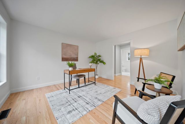 27 Buckingham Drive, Londonderry, NH 03053