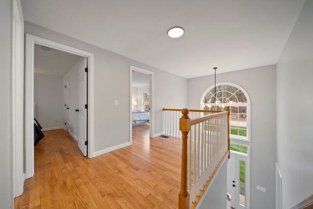 27 Buckingham Drive, Londonderry, NH 03053