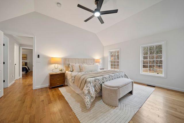 27 Buckingham Drive, Londonderry, NH 03053