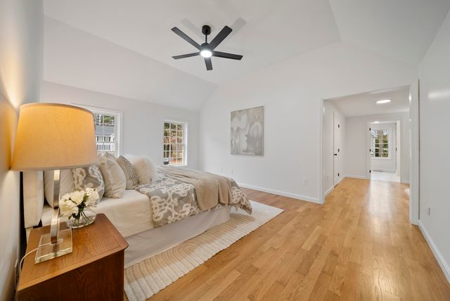 27 Buckingham Drive, Londonderry, NH 03053