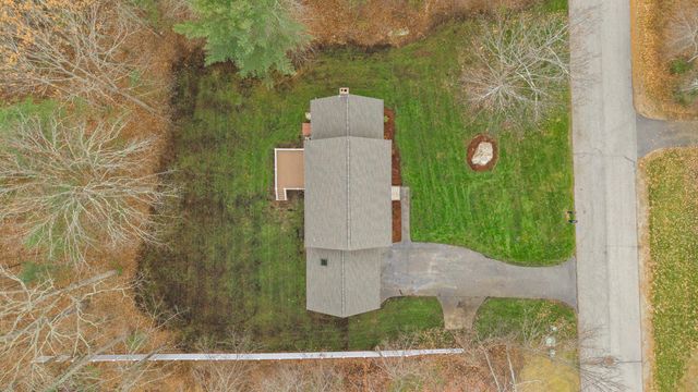 27 Buckingham Drive, Londonderry, NH 03053