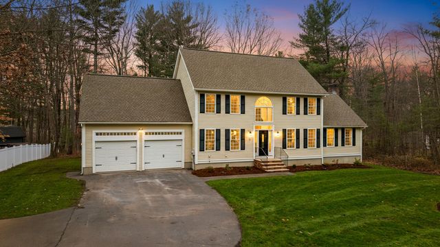 27 Buckingham Drive, Londonderry, NH 03053