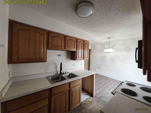 916 Christie Court, Lawrence, KS 66049