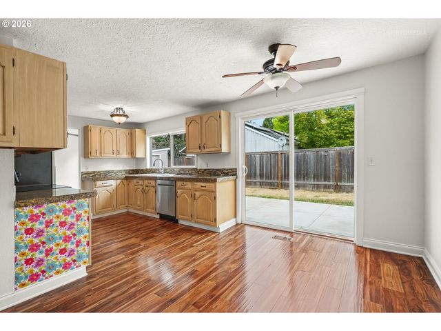 18775 Sw SHELLY St, Beaverton, OR 97078