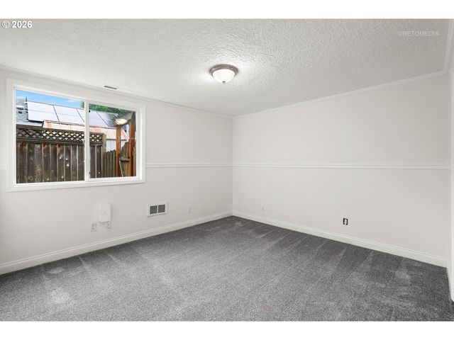 18775 Sw SHELLY St, Beaverton, OR 97078