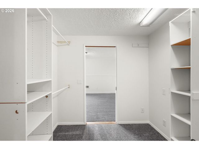 18775 Sw SHELLY St, Beaverton, OR 97078