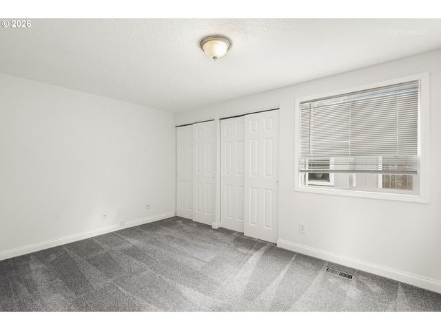 18775 Sw SHELLY St, Beaverton, OR 97078