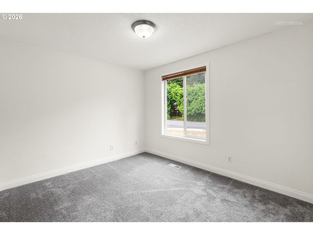 18775 Sw SHELLY St, Beaverton, OR 97078