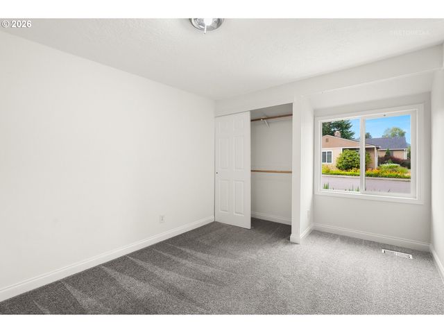18775 Sw SHELLY St, Beaverton, OR 97078