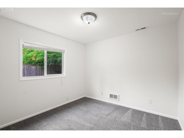 18775 Sw SHELLY St, Beaverton, OR 97078