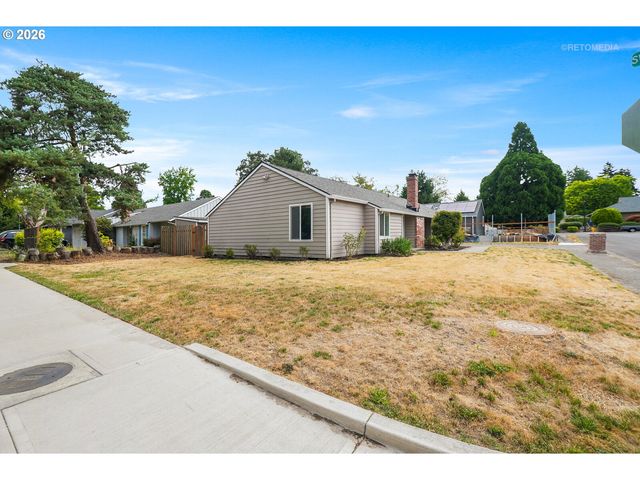 18775 Sw SHELLY St, Beaverton, OR 97078