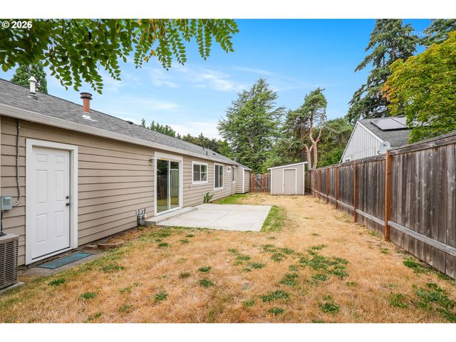 18775 Sw SHELLY St, Beaverton, OR 97078
