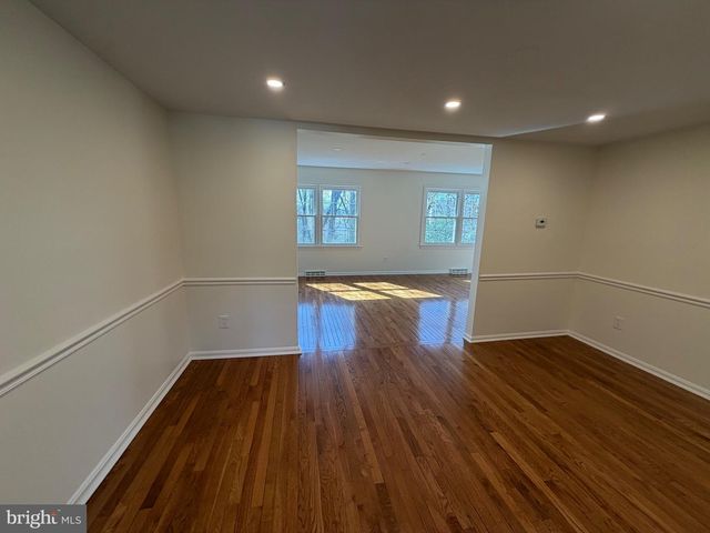 2998 COVINGTON ST, Fairfax, VA 22031