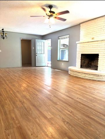 606 Laurence Drive, Heath, TX 75032