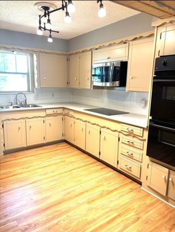 606 Laurence Drive, Heath, TX 75032