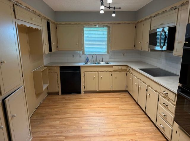 606 Laurence Drive, Heath, TX 75032