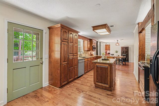 2115 Candlewood Drive NW, Concord, NC 28027