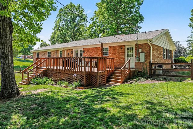 2115 Candlewood Drive NW, Concord, NC 28027