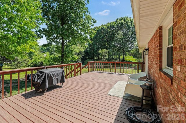 2115 Candlewood Drive NW, Concord, NC 28027