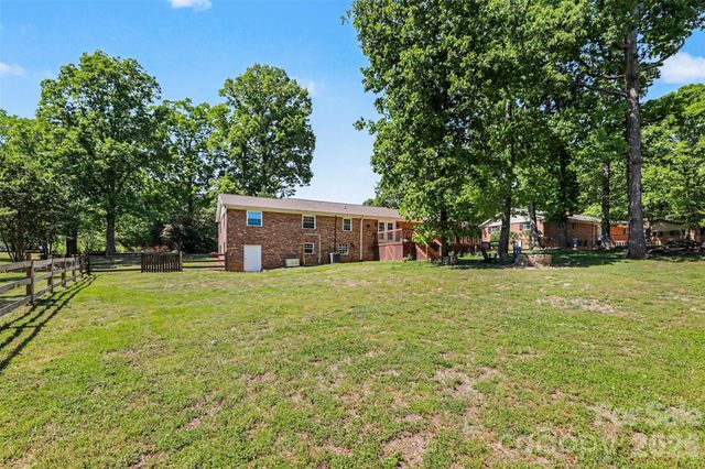 2115 Candlewood Drive NW, Concord, NC 28027