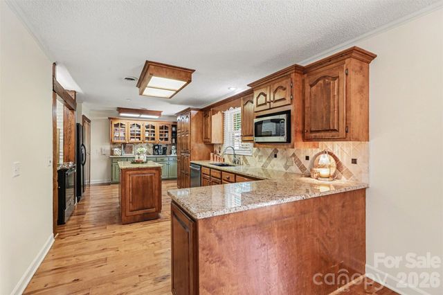 2115 Candlewood Drive NW, Concord, NC 28027