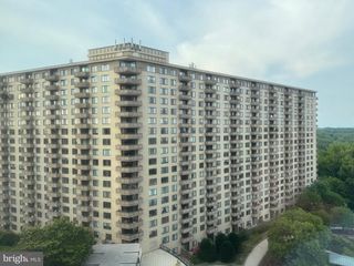 5225 POOKS HILL RD #1214S, Bethesda, MD 20814