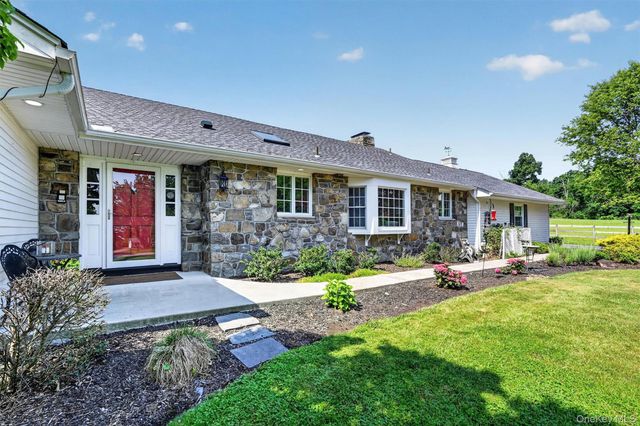 5 Hedges Road, Warwick, NY 10990