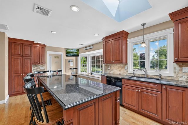 5 Hedges Road, Warwick, NY 10990