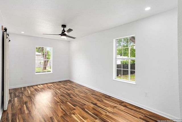 2927 New Braunfels, San Antonio, TX 78210