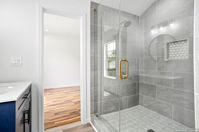 2927 New Braunfels, San Antonio, TX 78210