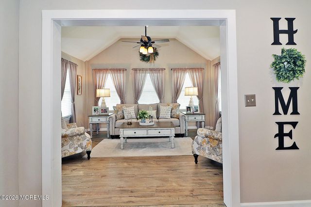 105 Greenwood Lane, Forked River, NJ 08731