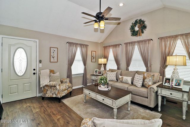 105 Greenwood Lane, Forked River, NJ 08731
