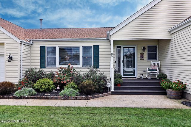 105 Greenwood Lane, Forked River, NJ 08731