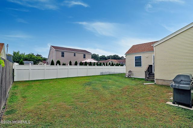 105 Greenwood Lane, Forked River, NJ 08731