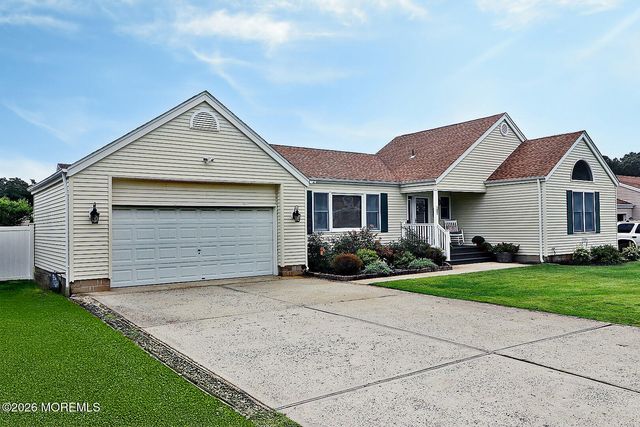 105 Greenwood Lane, Forked River, NJ 08731