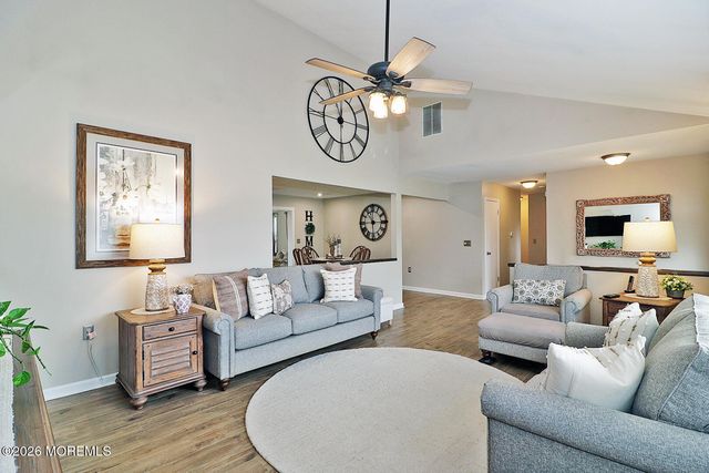 105 Greenwood Lane, Forked River, NJ 08731