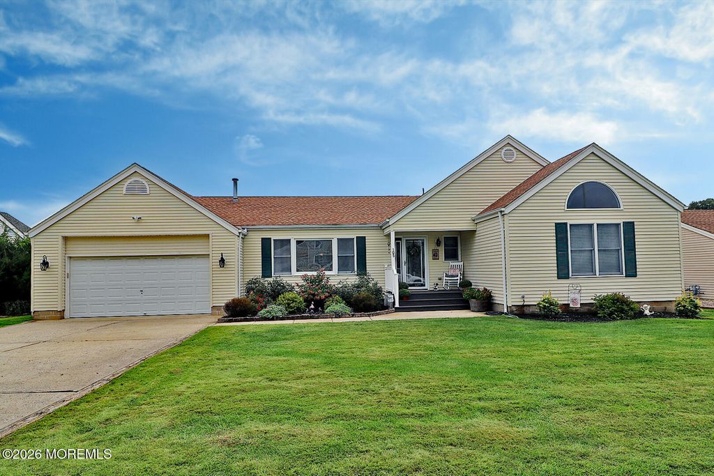 105 Greenwood Lane, Forked River, NJ 08731