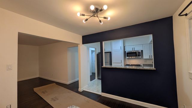 337 W Woodruff Avenue, Hazel Park, MI 48030