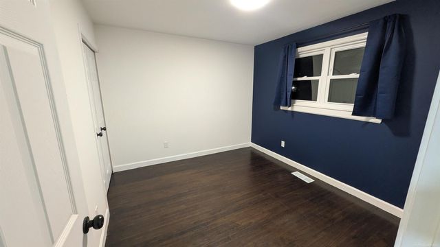 337 W Woodruff Avenue, Hazel Park, MI 48030