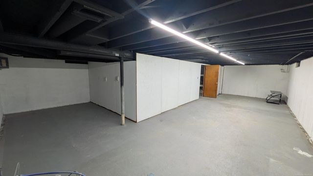 337 W Woodruff Avenue, Hazel Park, MI 48030