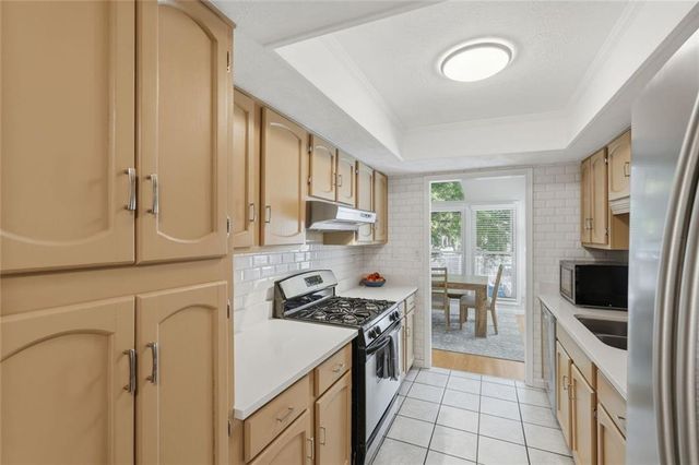 2105 Canyon Point Circle, Roswell, GA 30076
