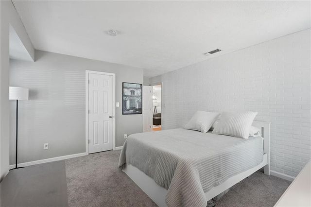 2105 Canyon Point Circle, Roswell, GA 30076